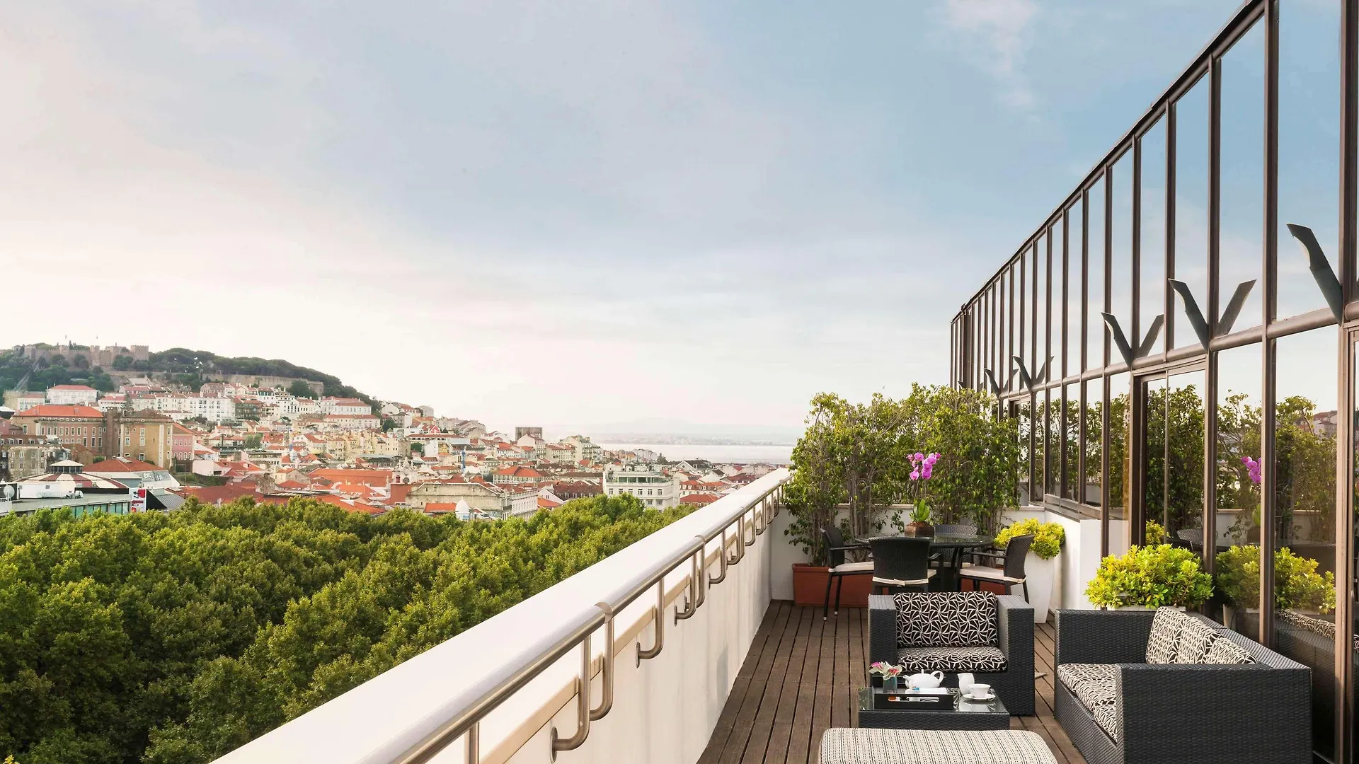 Отель Sofitel Lisbon Liberdade 5*,